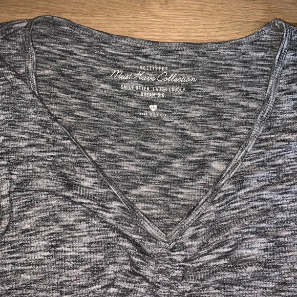 Hollister Long Sleeve Crop Top - Picture 2 of 3